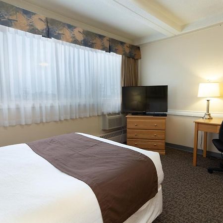 Bcm Inns Fort Mcmurray - Downtown ภายนอก รูปภาพ