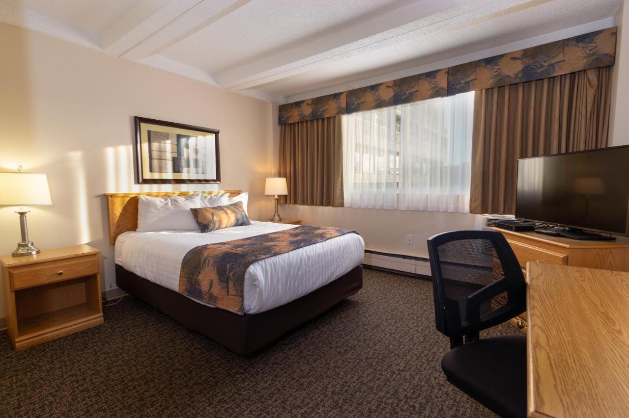 Bcm Inns Fort Mcmurray - Downtown ภายนอก รูปภาพ