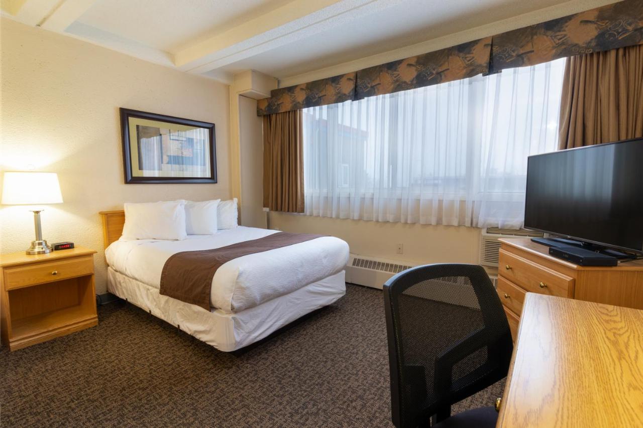 Bcm Inns Fort Mcmurray - Downtown ภายนอก รูปภาพ