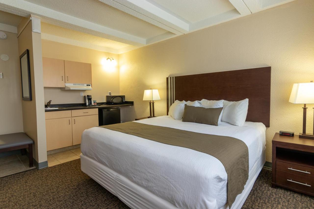 Bcm Inns Fort Mcmurray - Downtown ภายนอก รูปภาพ